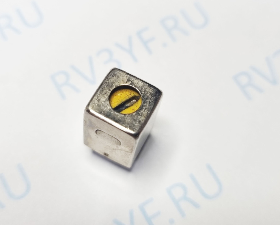 Катушка контура для ПЧ 465КГц (основная намотка 220мкГн, вторичная 2,5мкГн. есть отвод от половины основной намотки - 68мкГн)
